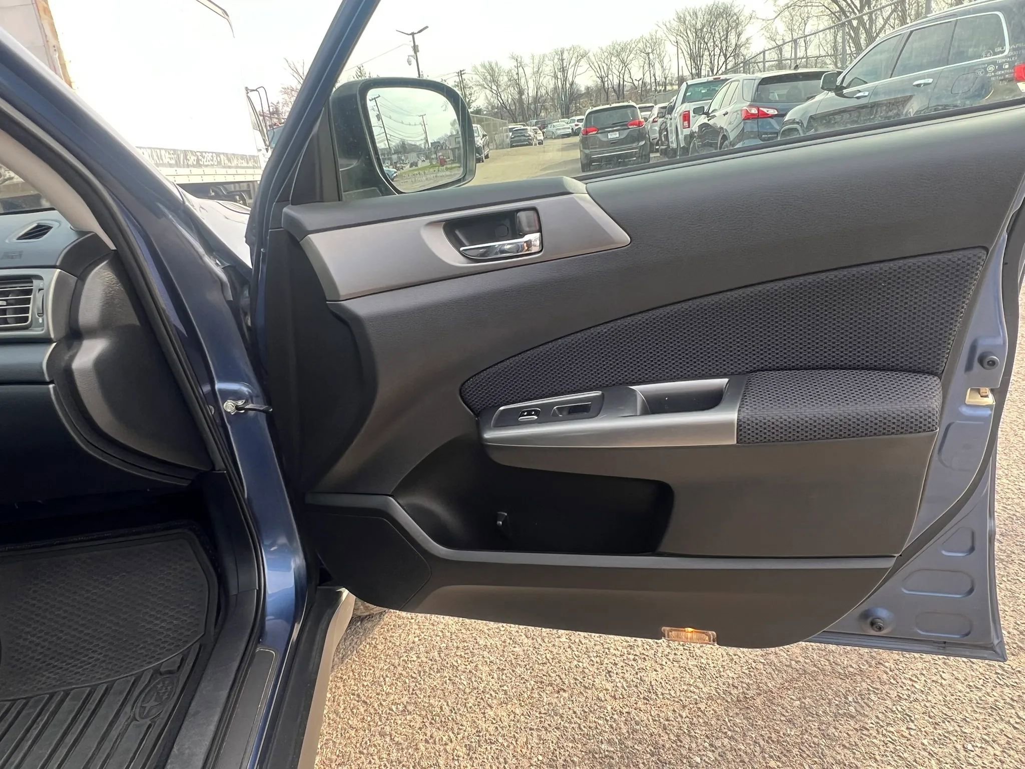 Used 2011 Subaru Forester 2.5X Premium image 21