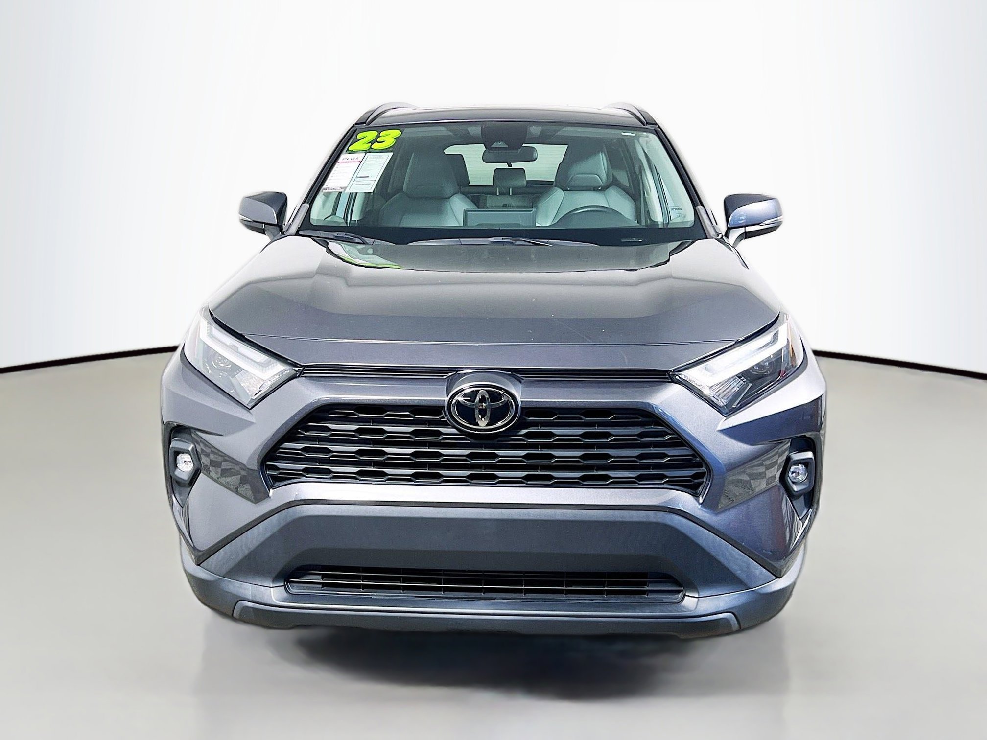 Used 2023 Toyota RAV4 XLE Premium image 11