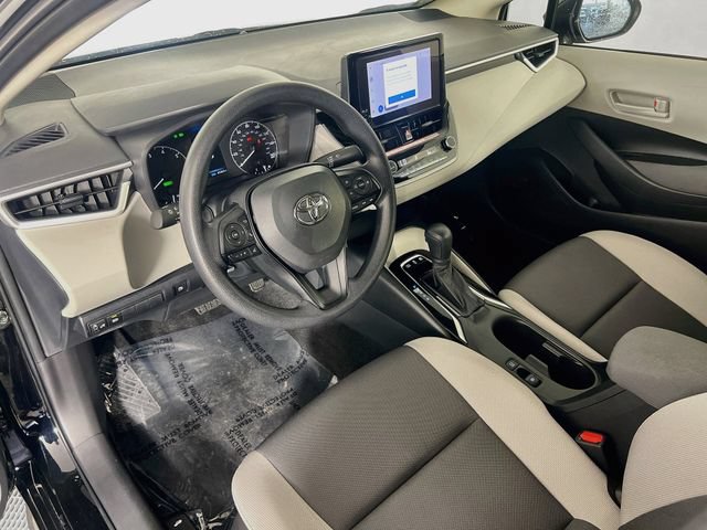 Used 2025 Toyota Corolla LE FWD image 11