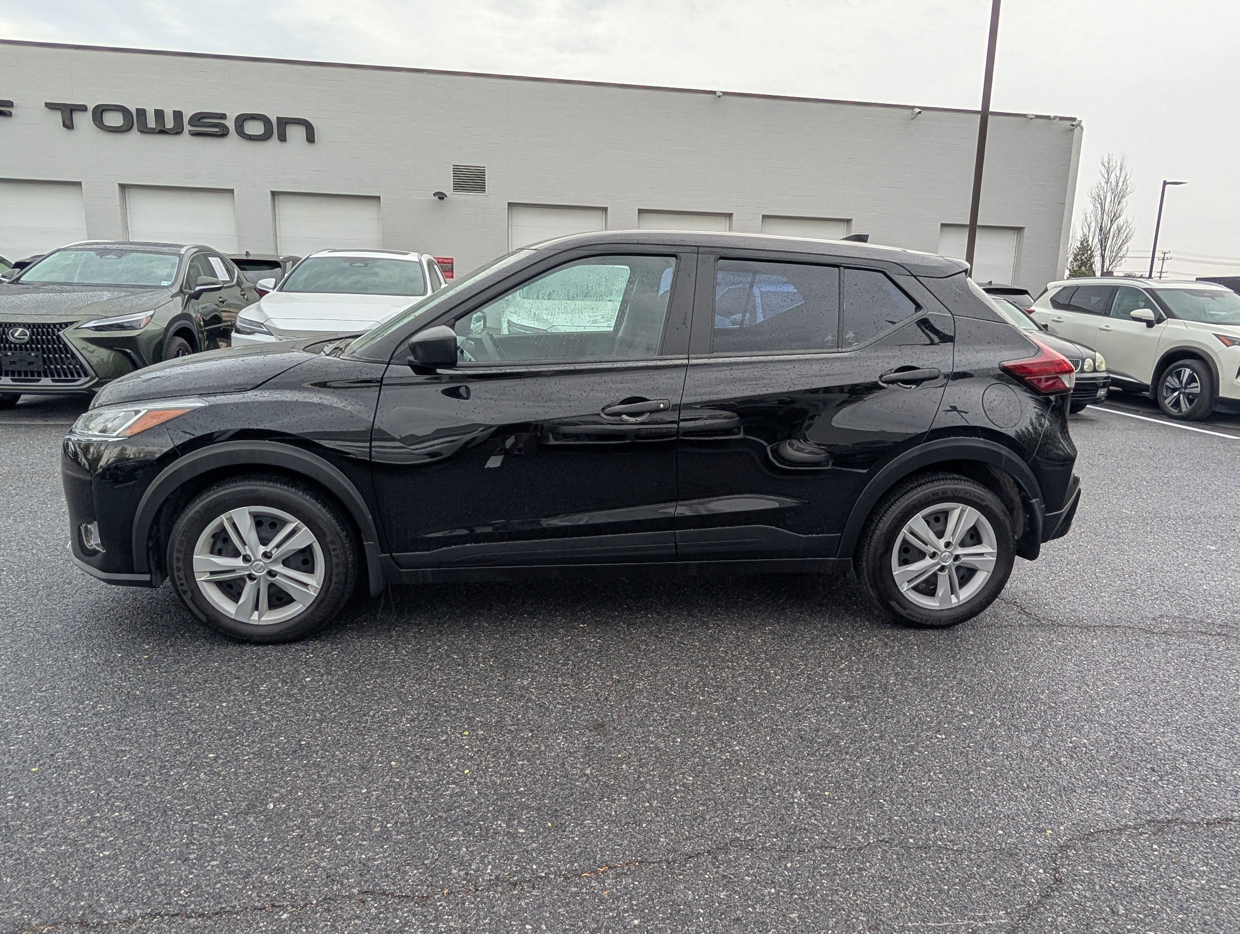 Used 2024 Nissan Kicks S image 6