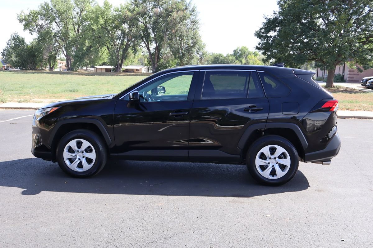 Used 2025 Toyota RAV4 LE AWD/4WD image 9