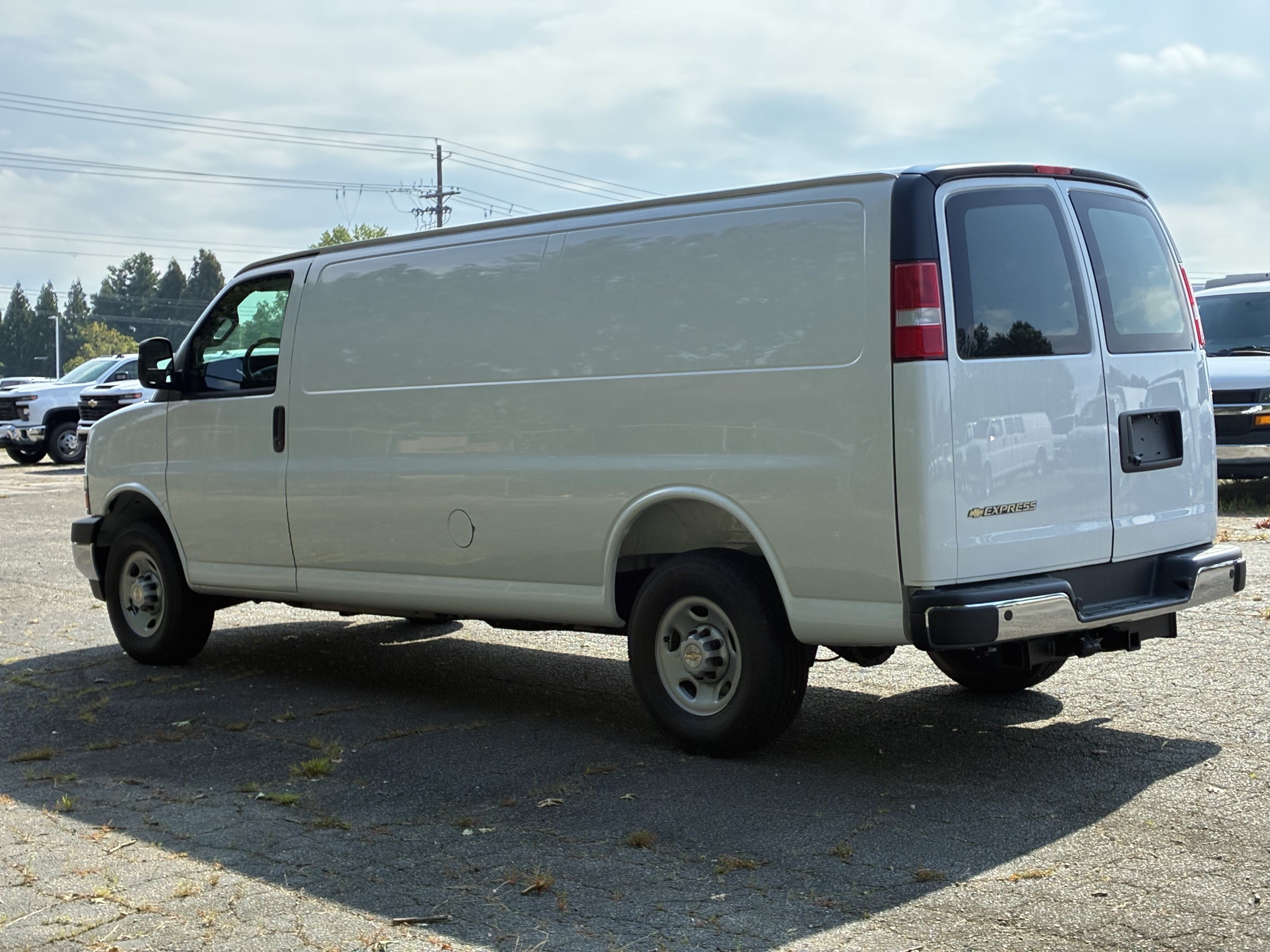 New 2026 Chevrolet Express 2500 Extended w/ Driver Convenience Package RWD image 9