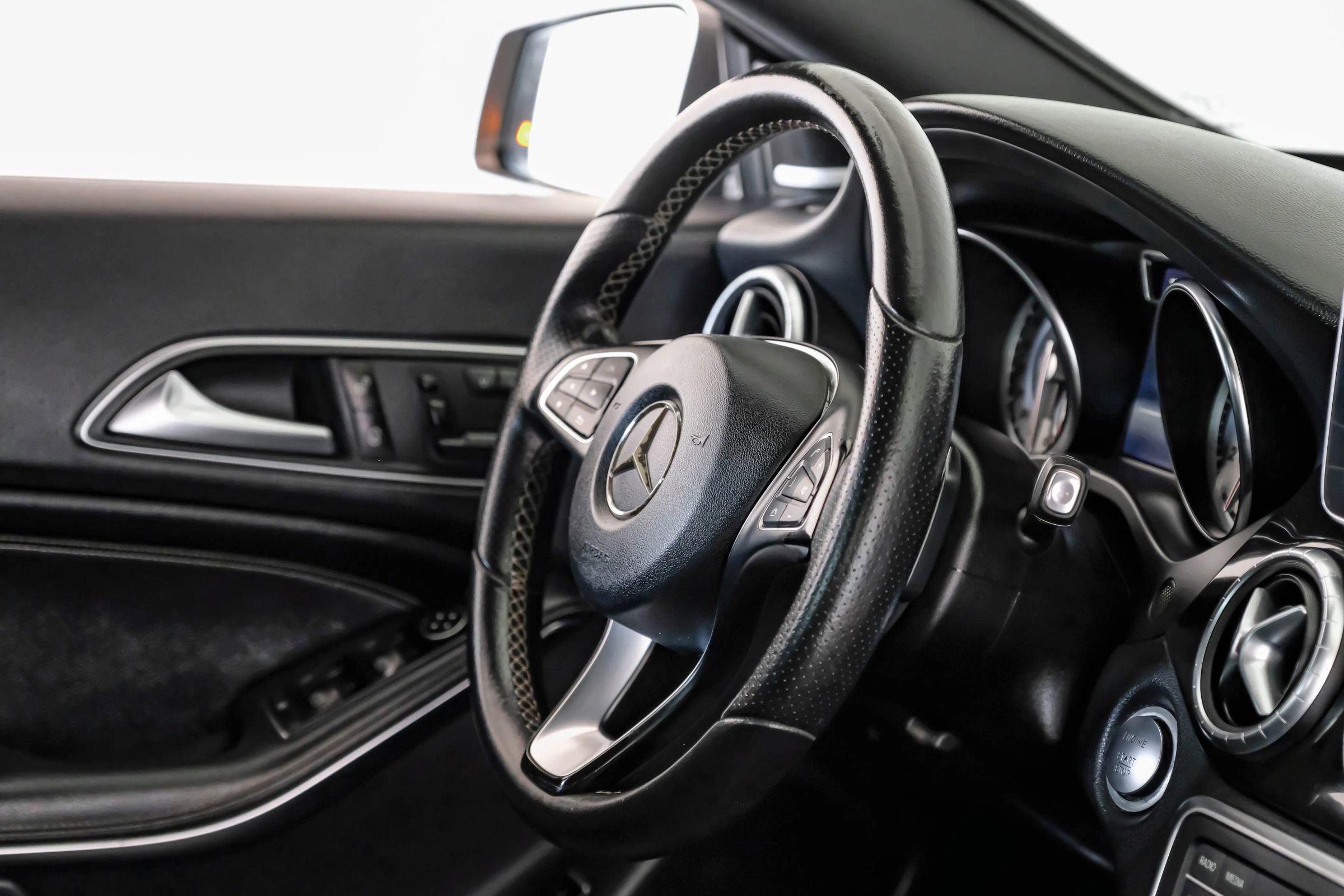 Used 2016 Mercedes-Benz CLA 250 4MATIC w/ Premium 1 Package image 13