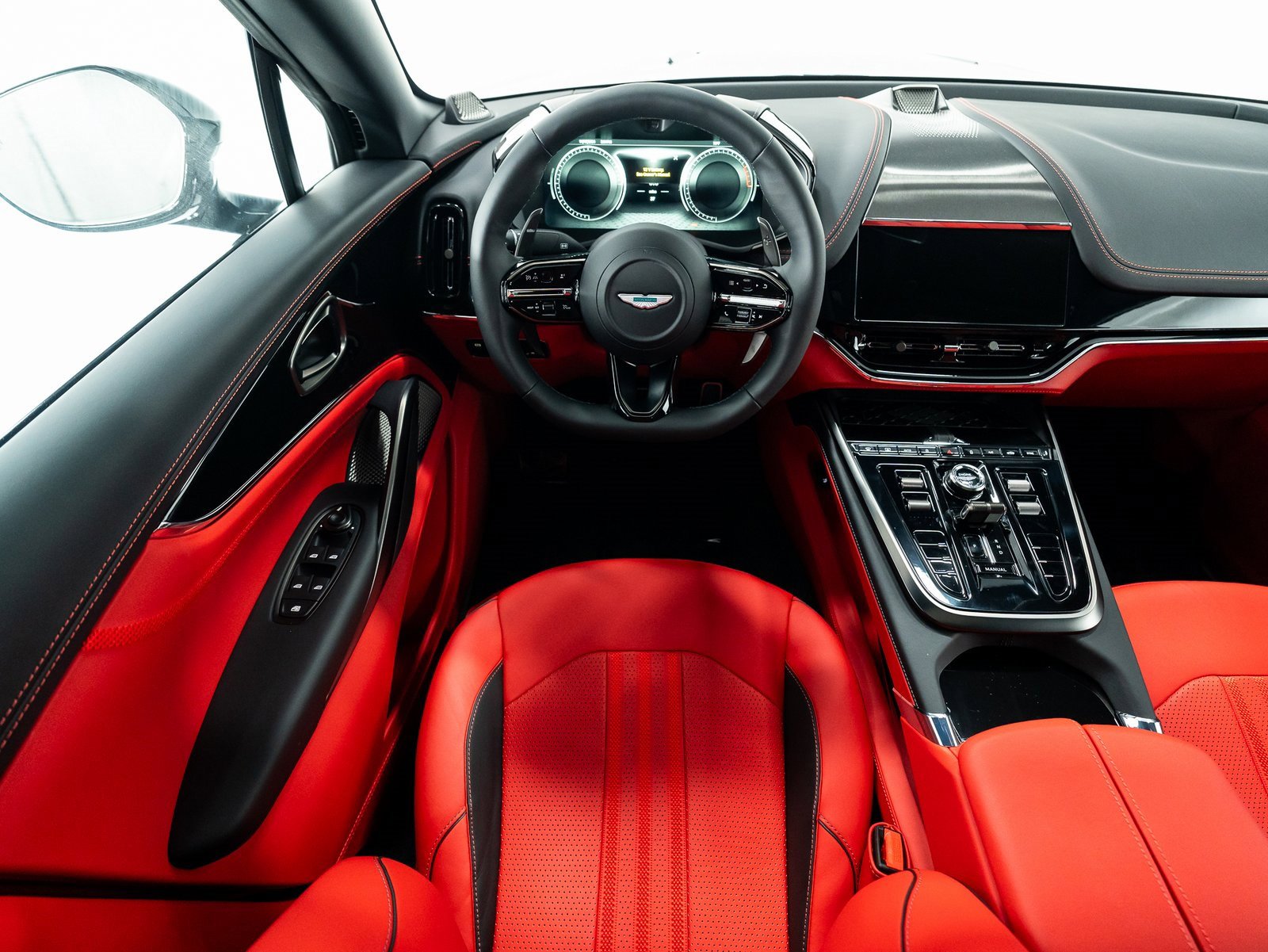 Used 2025 Aston Martin DBX 707 image 29