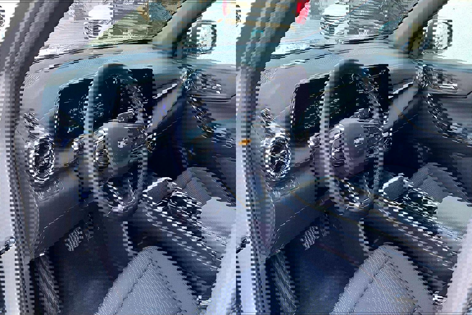 Used 2025 Chevrolet Equinox LT AWD/4WD image 14