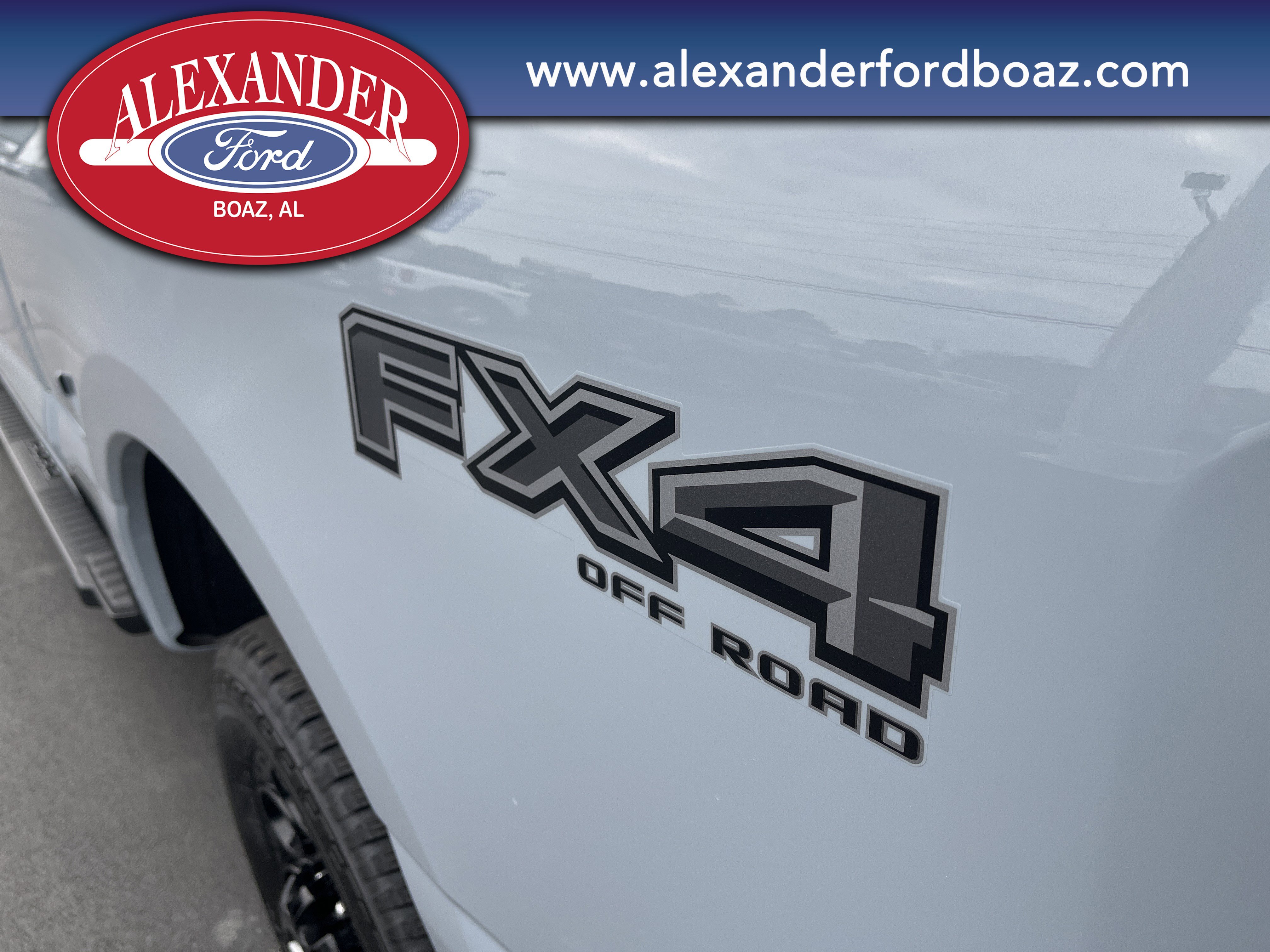 New 2026 Ford F350 Lariat w/ Black Appearance Package image 8