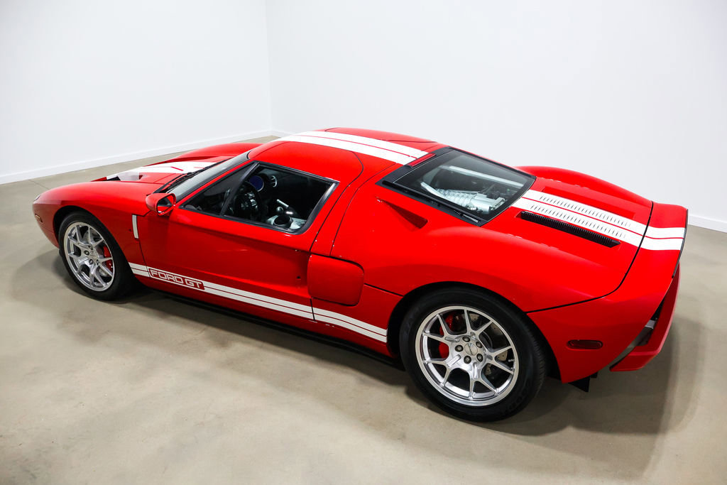 Used 2005 Ford GT RWD image 16