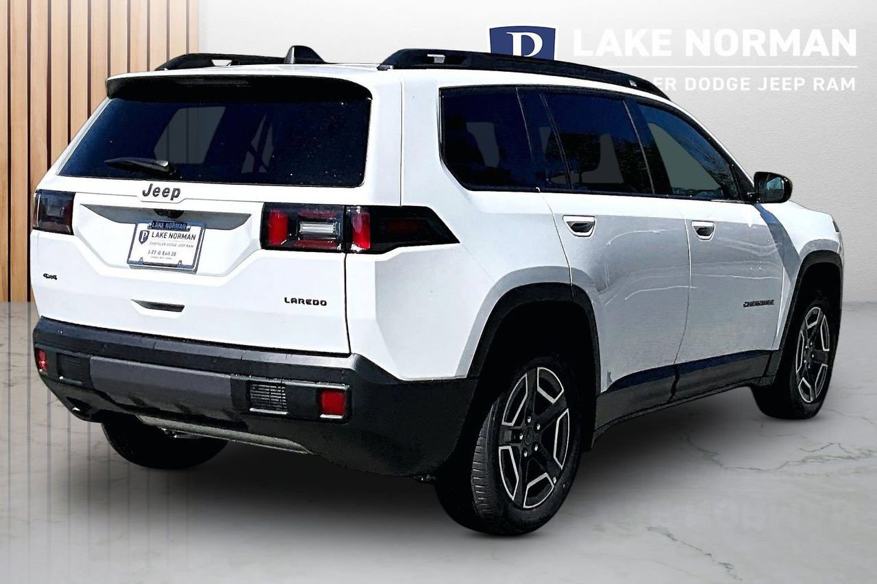 New 2026 Jeep Cherokee Laredo image 9