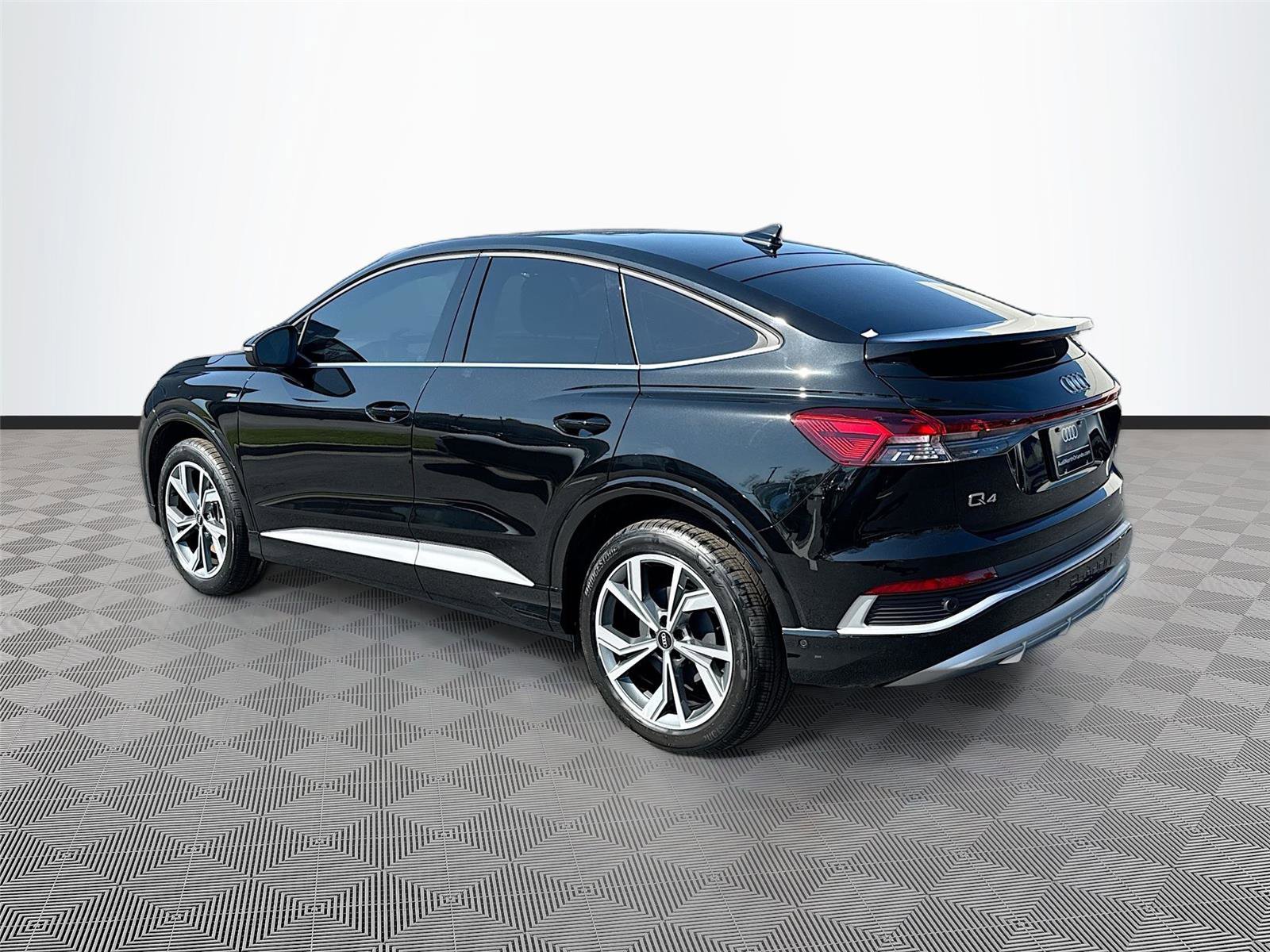 Certified 2023 Audi Q4 e-tron Premium Plus w/ Premium Plus AWD/4WD image 5