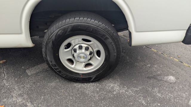 Used 2021 Chevrolet Express 2500 w/ Driver Convenience Package image 10
