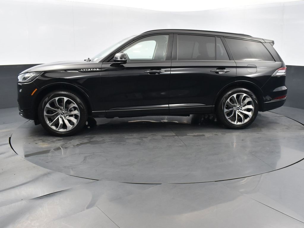 Certified 2025 Lincoln Aviator AWD w/ Jet Appearance Package image 5