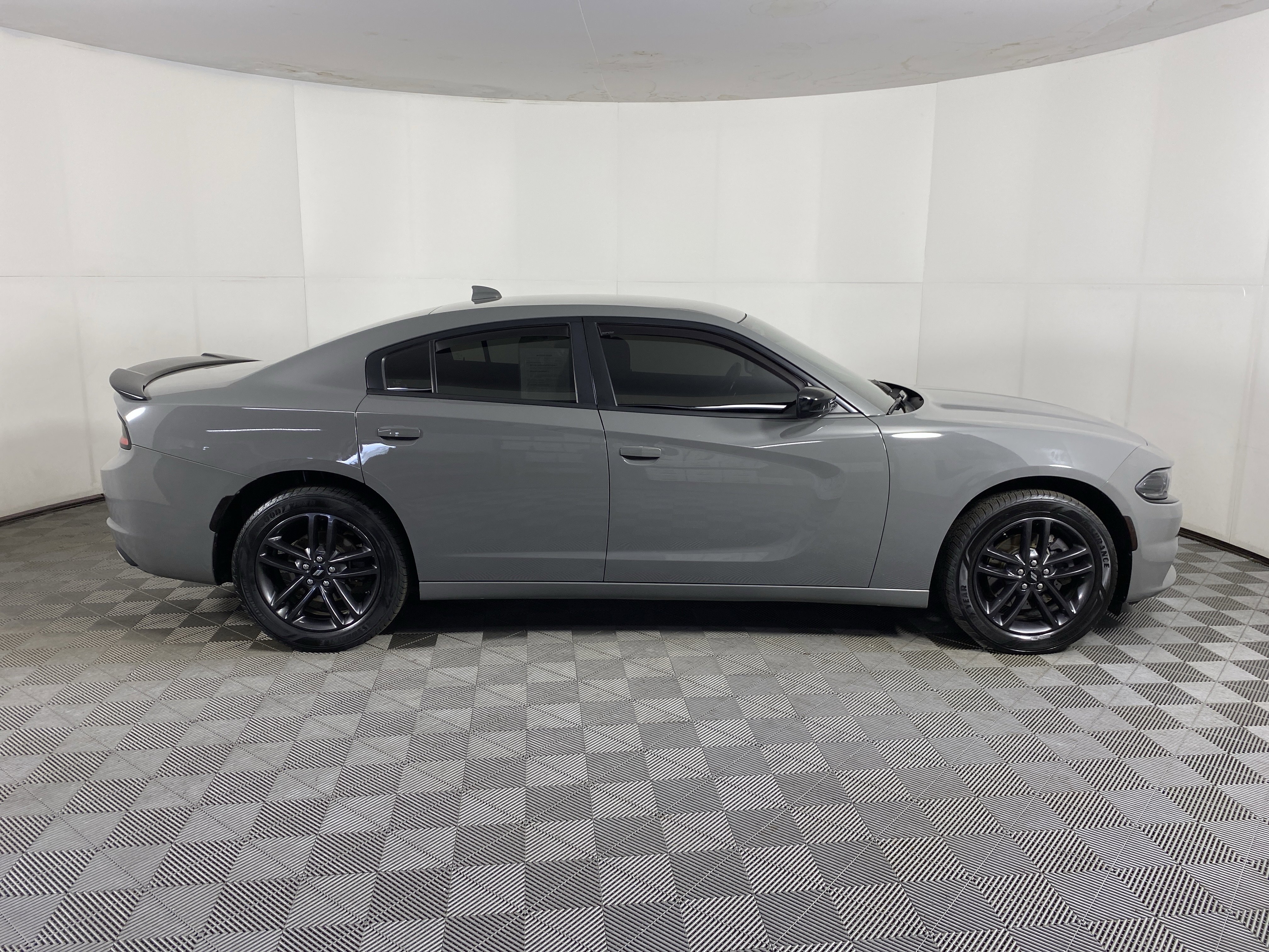 Used 2019 Dodge Charger SXT w/ Blacktop Package image 6