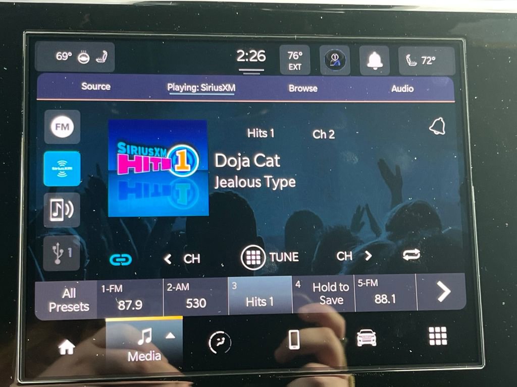 New 2025 Jeep Grand Cherokee Altitude image 9