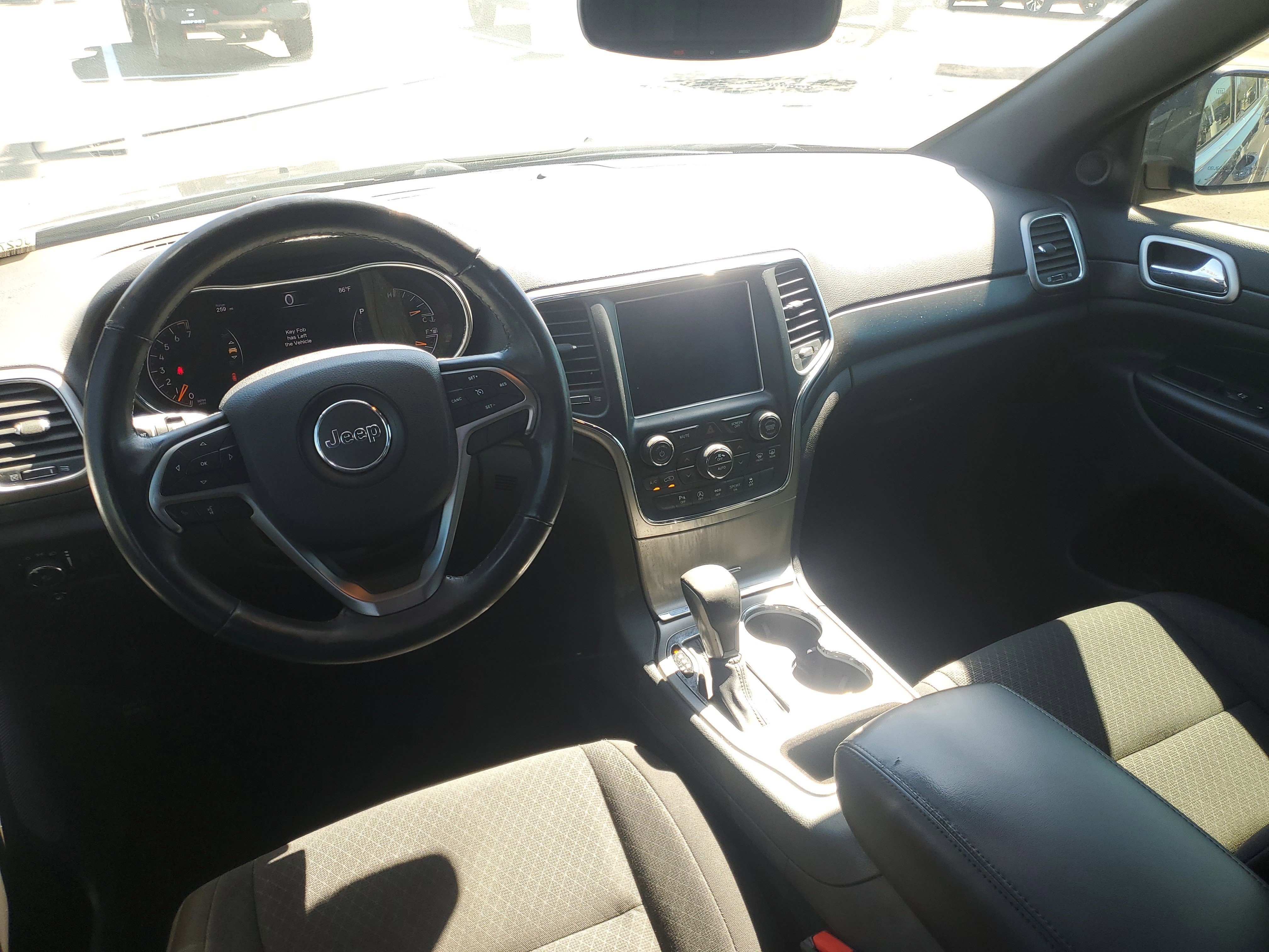 Used 2018 Jeep Grand Cherokee Laredo image 14