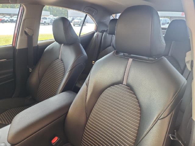 Used 2023 Toyota Camry SE FWD image 12