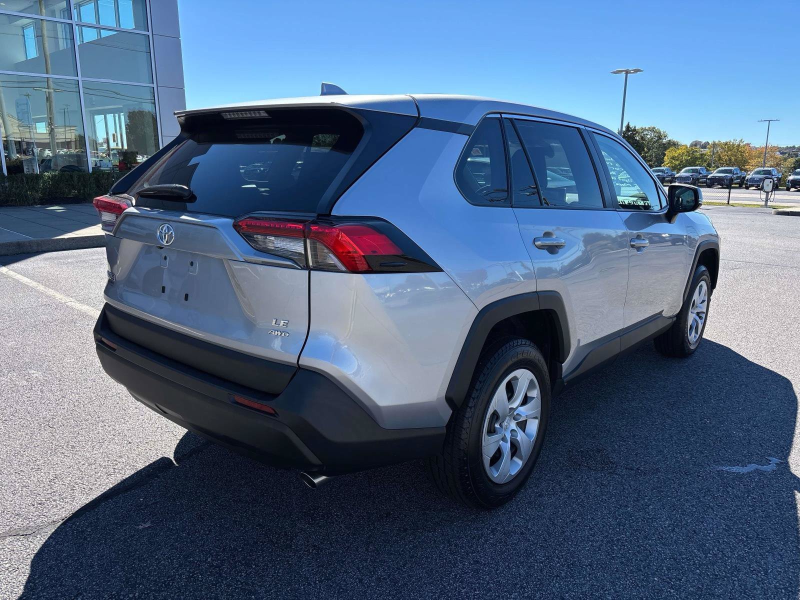 Certified 2024 Toyota RAV4 LE AWD/4WD image 3