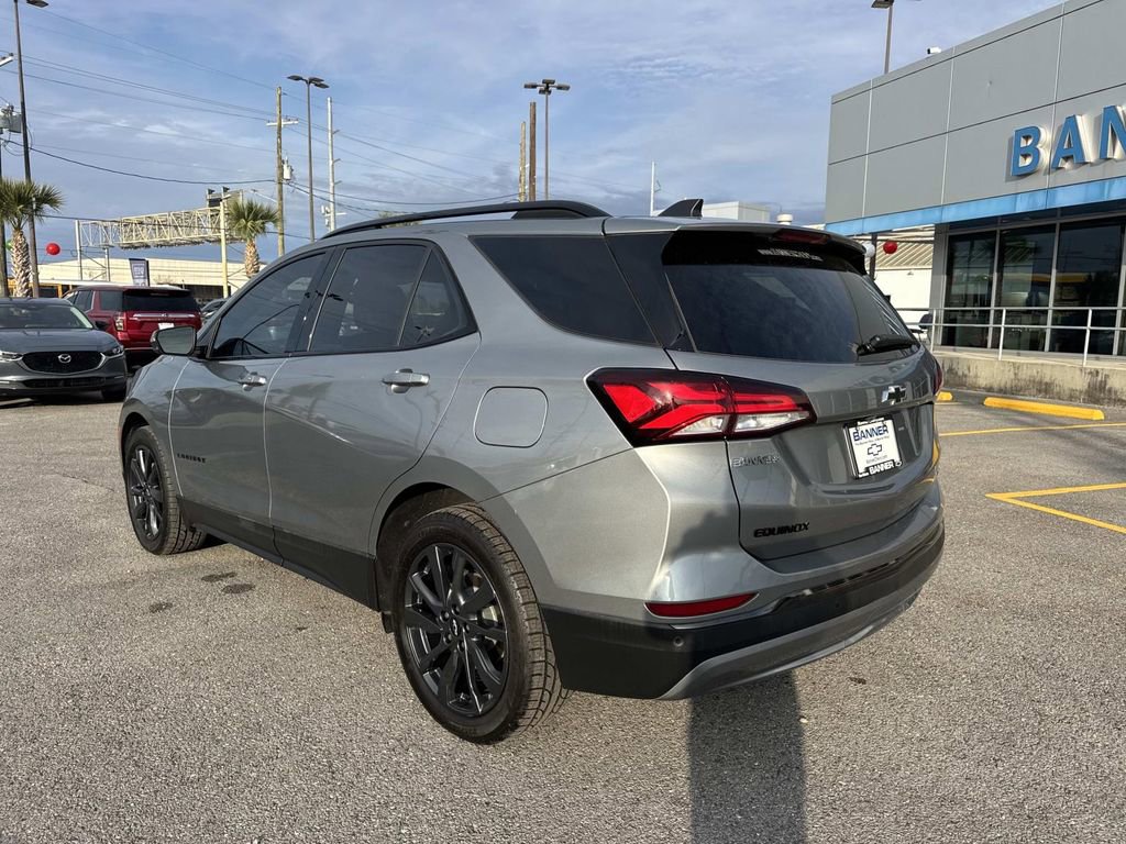 Used 2023 Chevrolet Equinox RS w/ RS Leather Package image 7