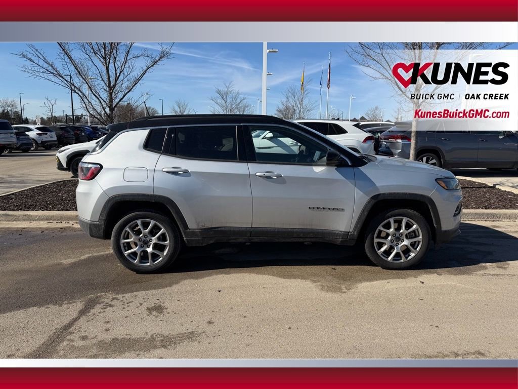 Used 2025 Jeep Compass Limited image 5