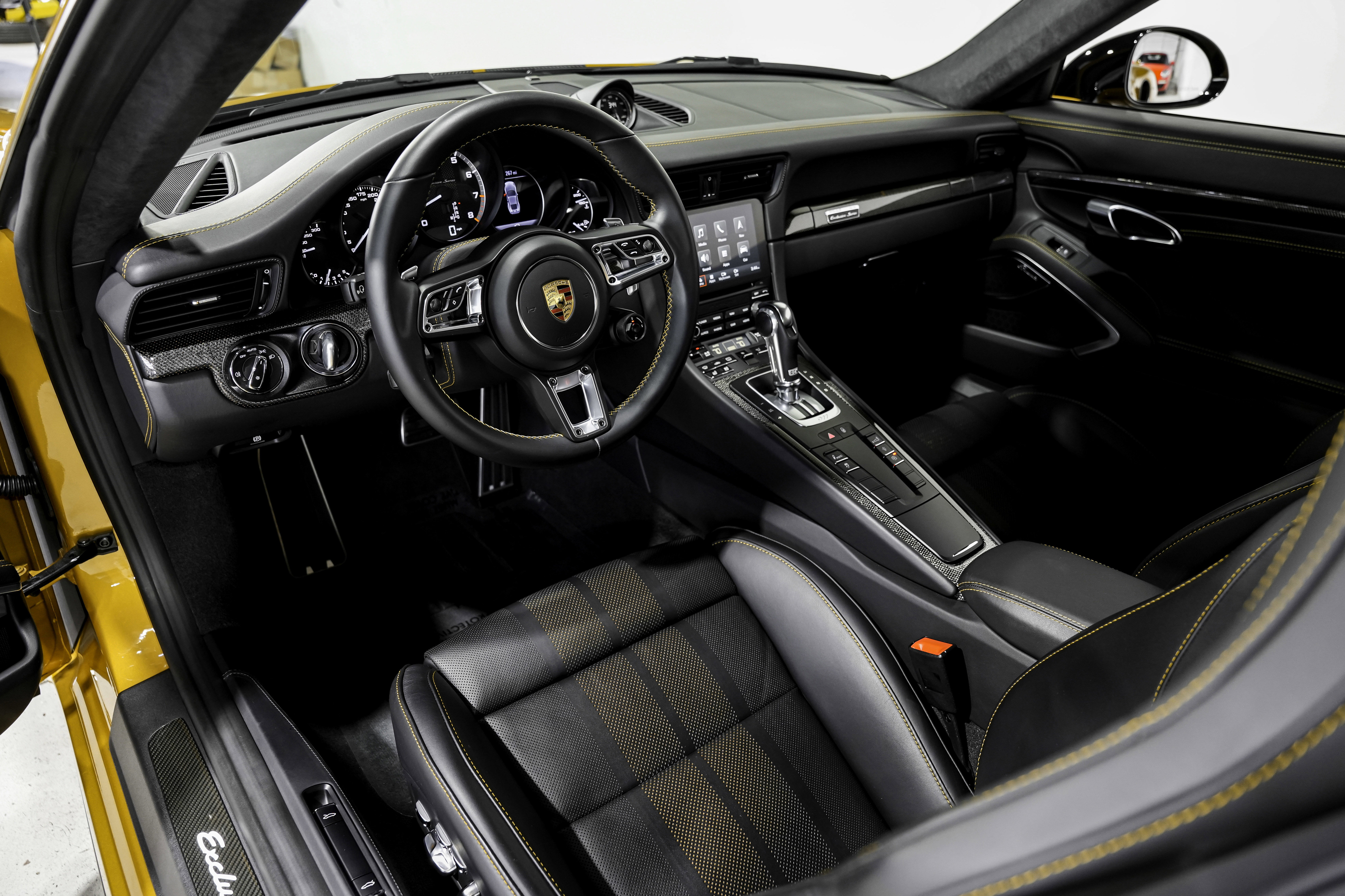 Used 2018 Porsche 911 Turbo S image 10