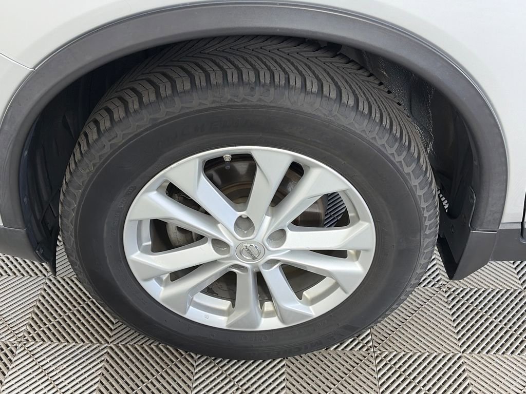 Used 2015 Nissan Rogue SV image 8