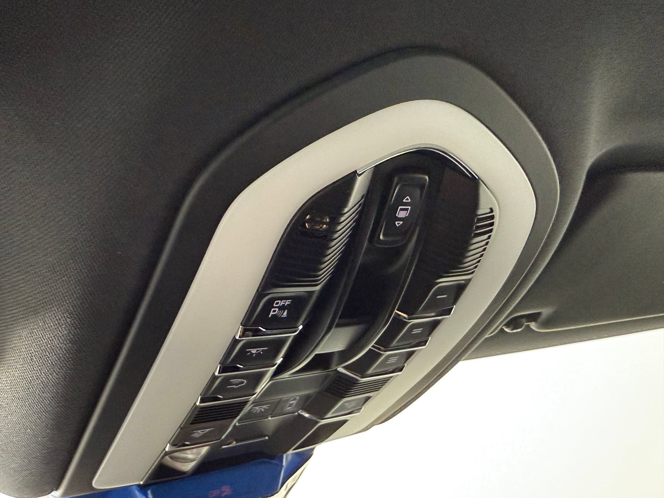 Certified 2026 Porsche Macan AWD/4WD image 29