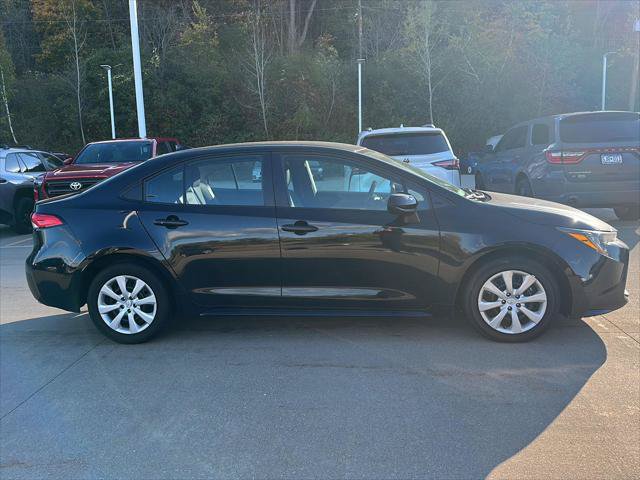 Certified 2025 Toyota Corolla LE FWD image 7