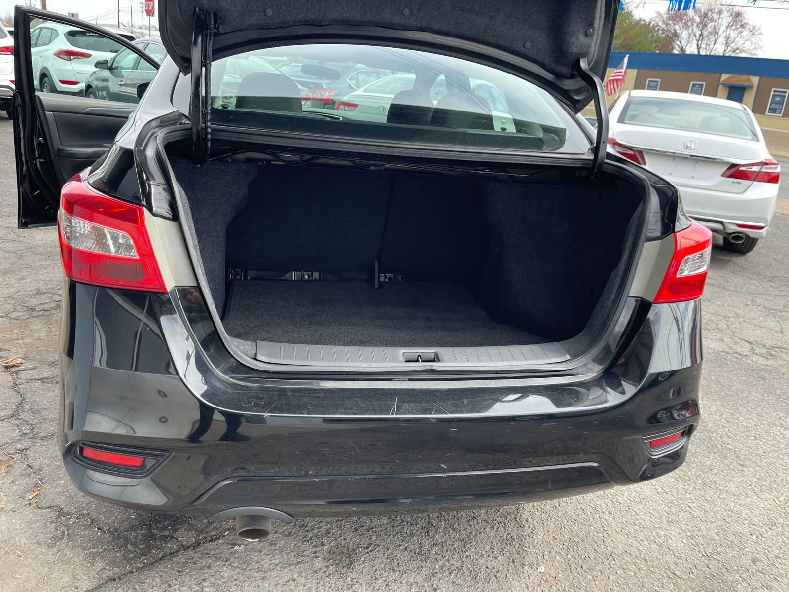 Used 2019 Nissan Sentra SR image 14
