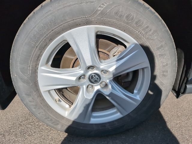 Used 2022 Toyota Highlander LE AWD/4WD image 8