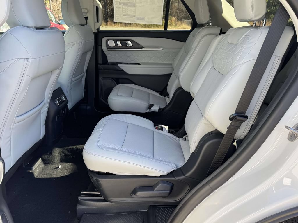 New 2026 Ford Explorer Platinum w/ LUX Leather Package AWD/4WD image 17