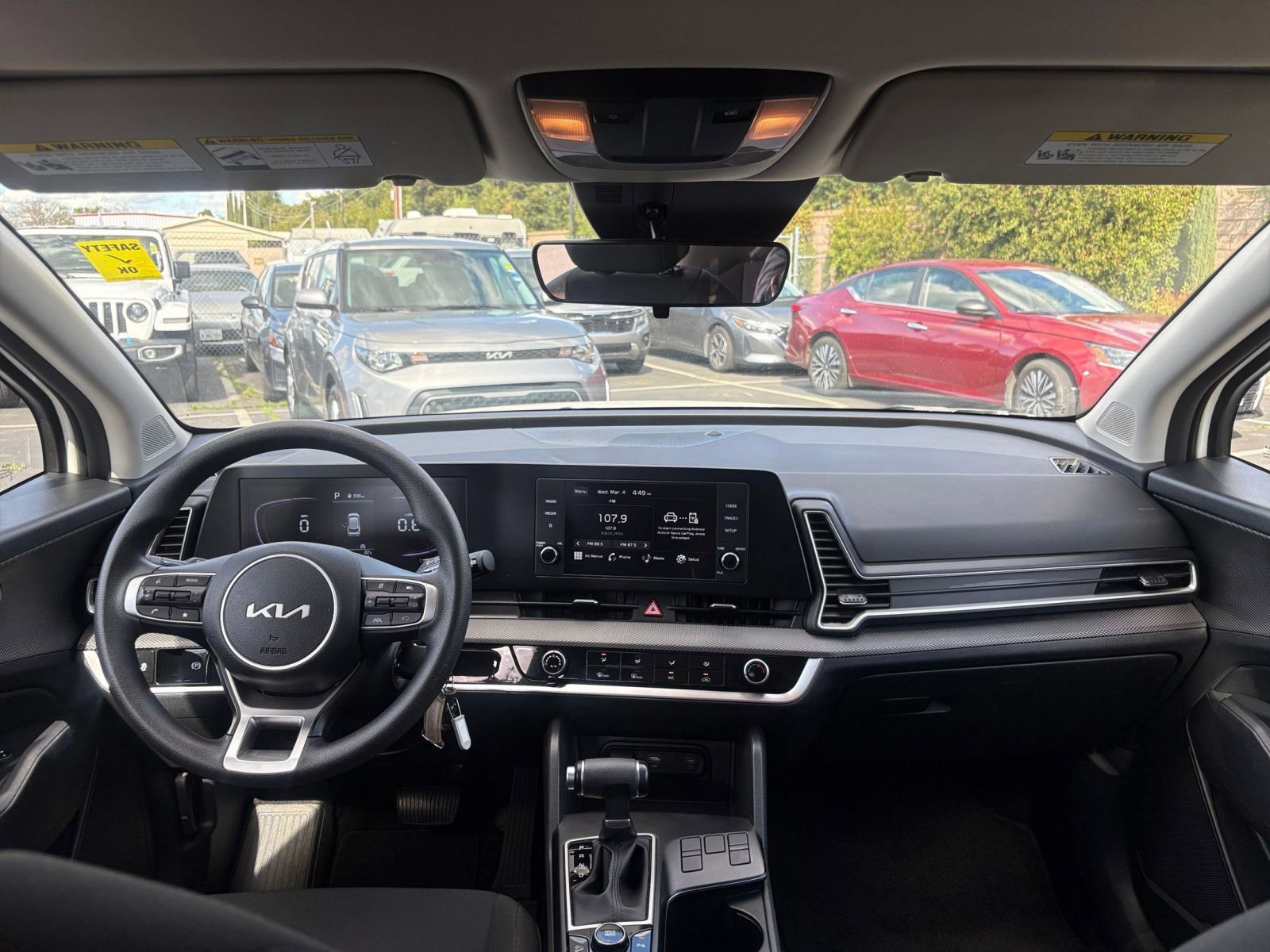 Used 2025 Kia Sportage LX image 31