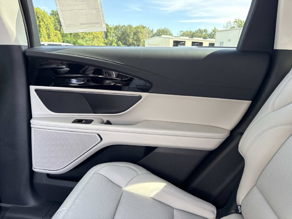 New 2026 Lincoln Nautilus Premier AWD/4WD image 15