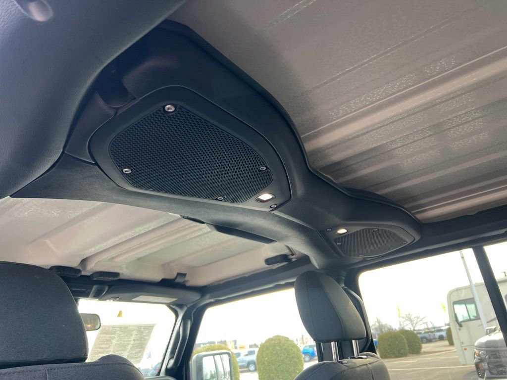 Used 2024 Jeep Wrangler Sport S image 30