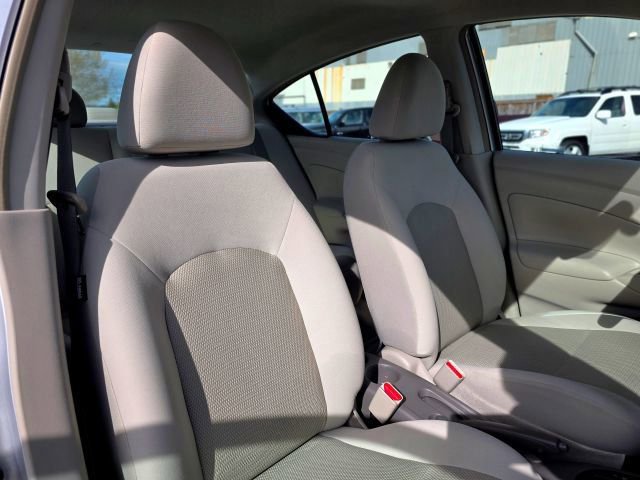 Used 2012 Nissan Versa SV image 30