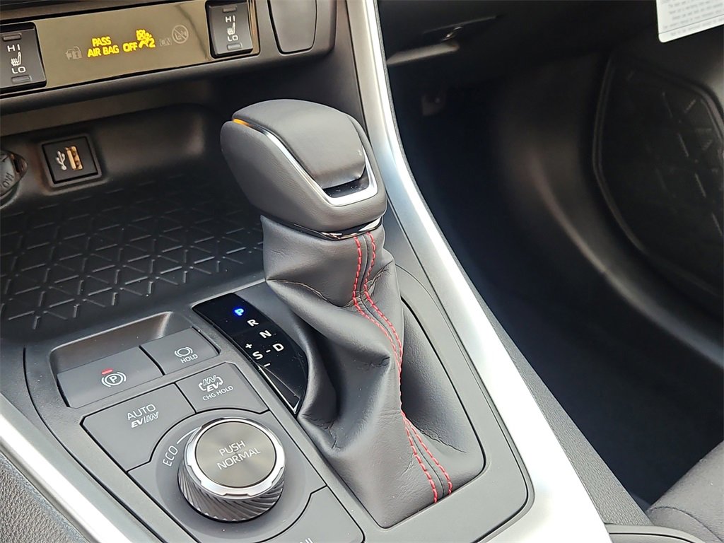 New 2025 Toyota RAV4 SE image 19