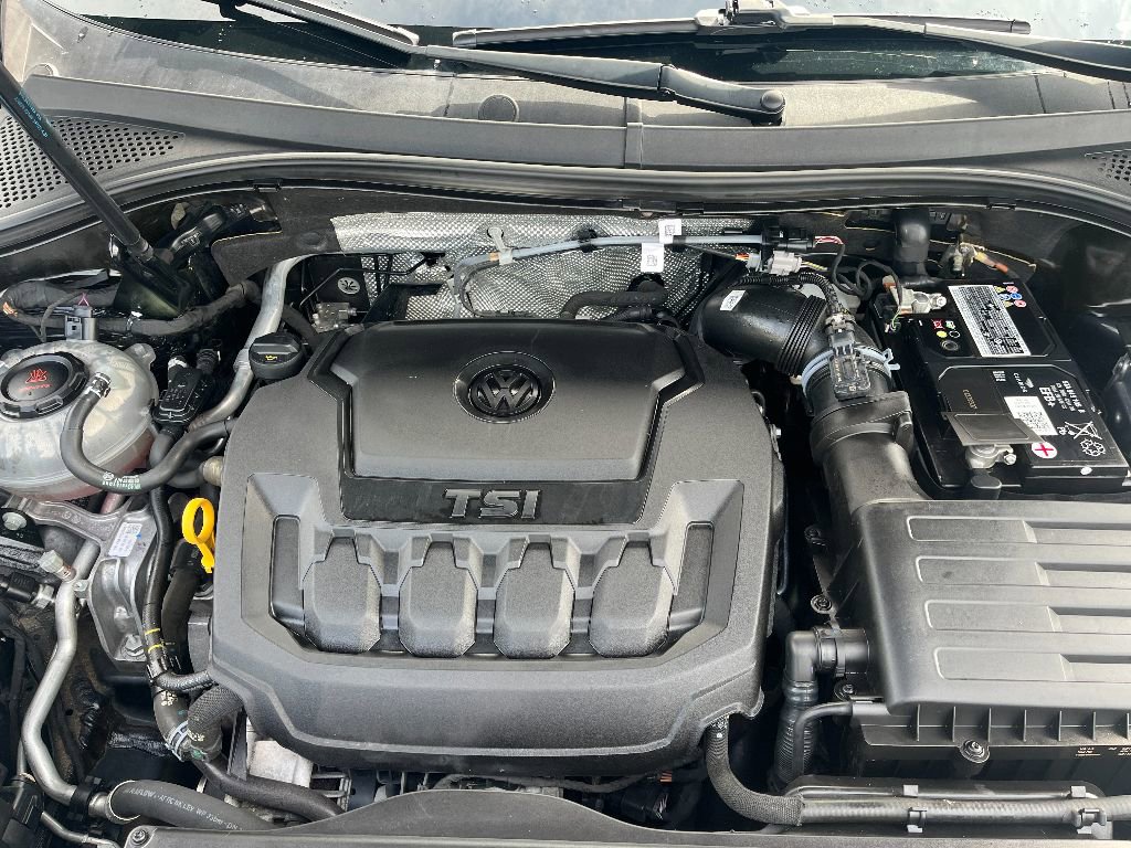 Used 2022 Volkswagen Tiguan SE image 40