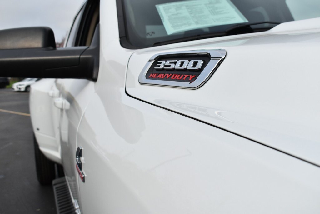 Used 2020 RAM 3500 Big Horn w/ Level 1 Equipment Group AWD/4WD image 4
