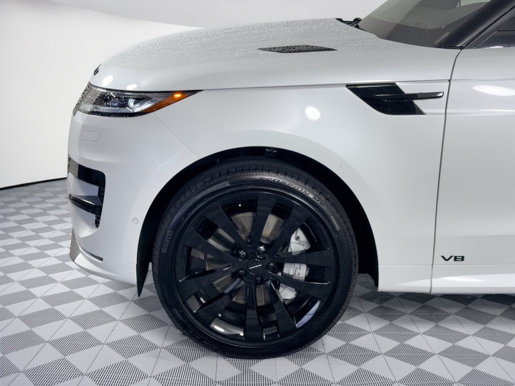 New 2026 Land Rover Range Rover Sport Dynamic SE AWD/4WD image 13