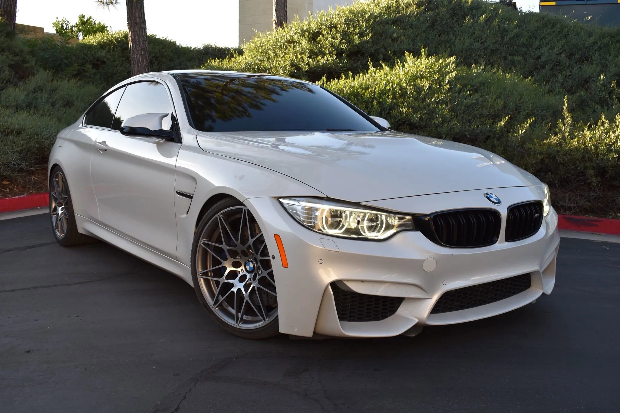 Used 2017 BMW M4 Coupe w/ Competition Package RWD image 2