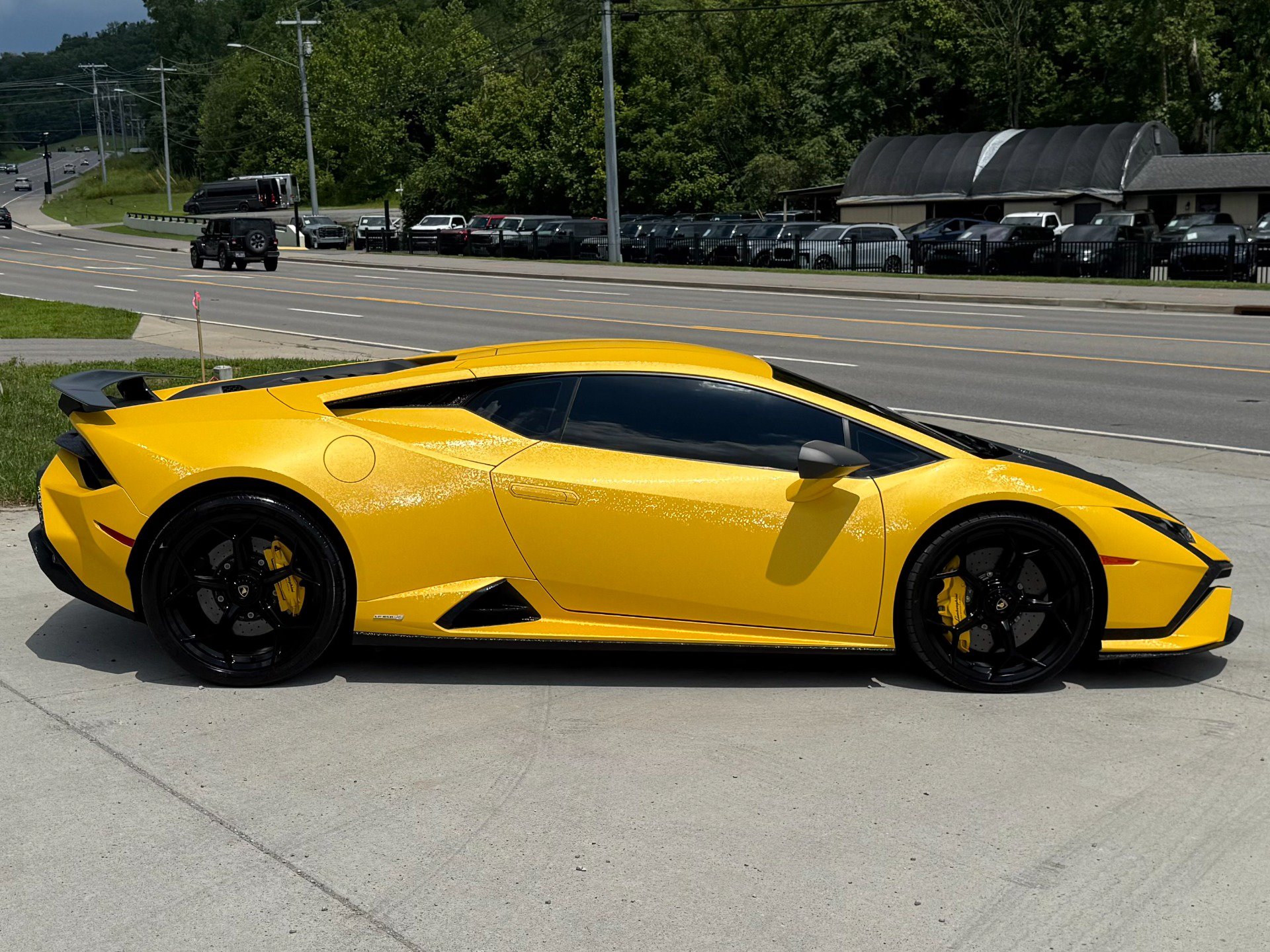 Used 2024 Lamborghini Huracan Tecnica RWD image 7