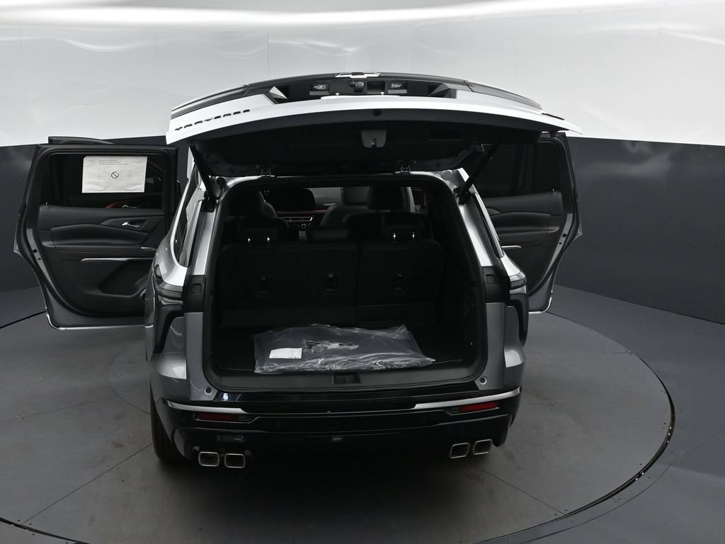 New 2026 Chevrolet Traverse RS w/ LPO, Floor Liner Package FWD image 48