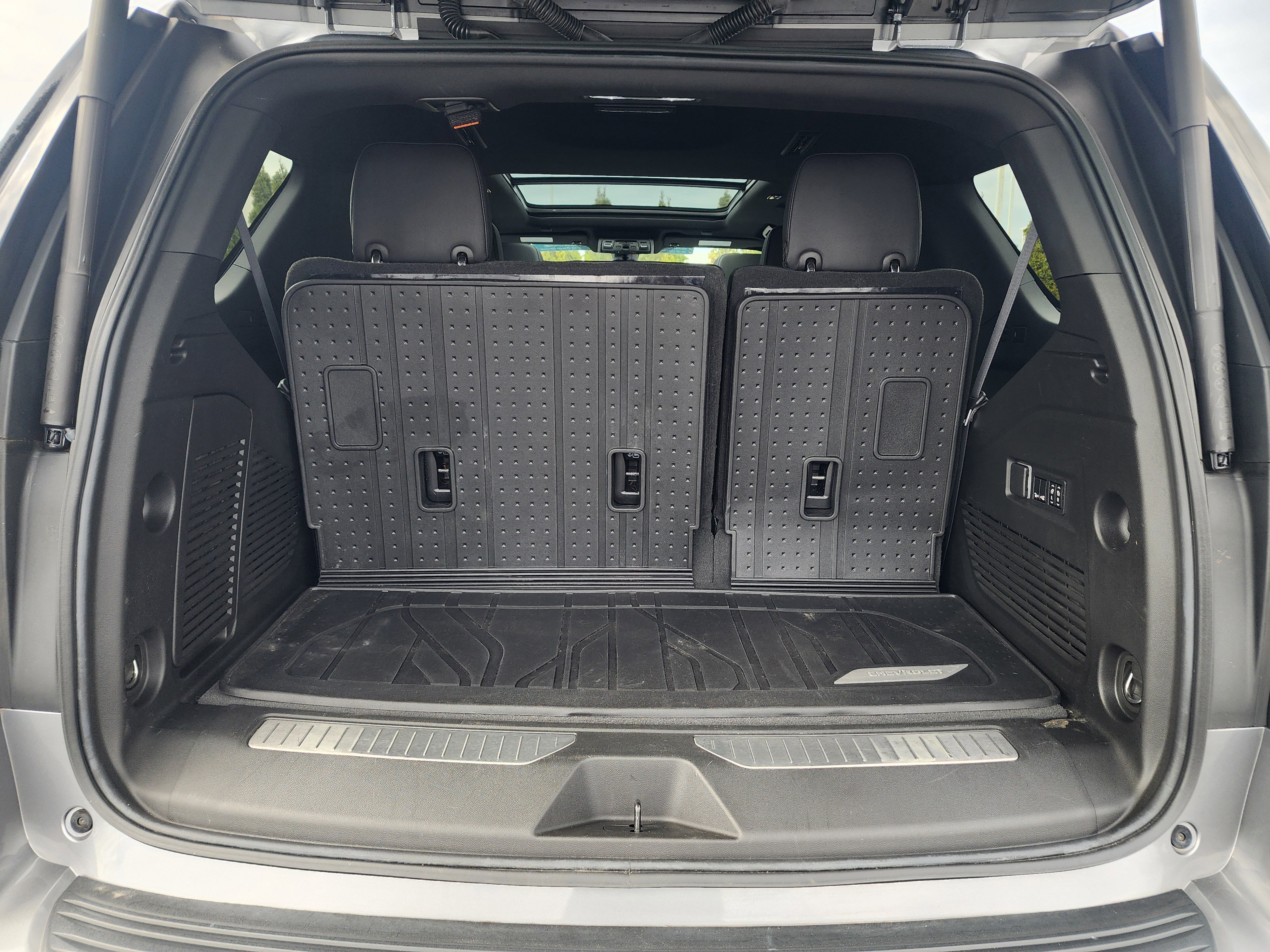 Used 2022 Chevrolet Tahoe Z71 w/ Z71 Off-Road Package image 12