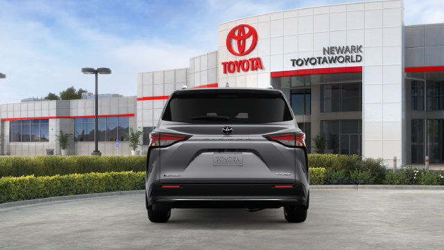New 2026 Toyota Sienna Platinum AWD/4WD image 5