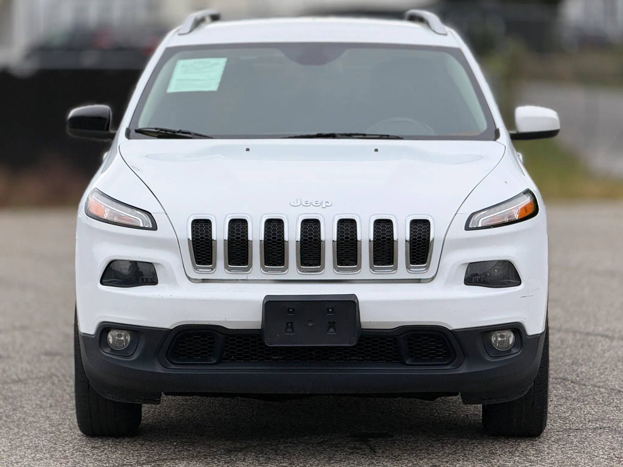 Used 2016 Jeep Cherokee Latitude w/ Cold Weather Group AWD/4WD image 5