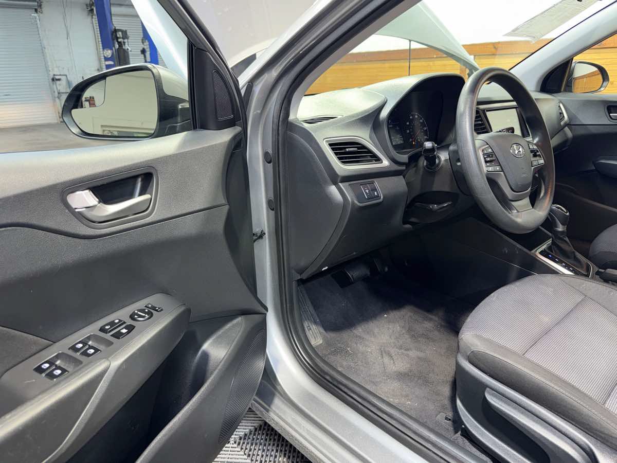 Used 2021 Hyundai Accent SEL w/ Cargo Package FWD image 16