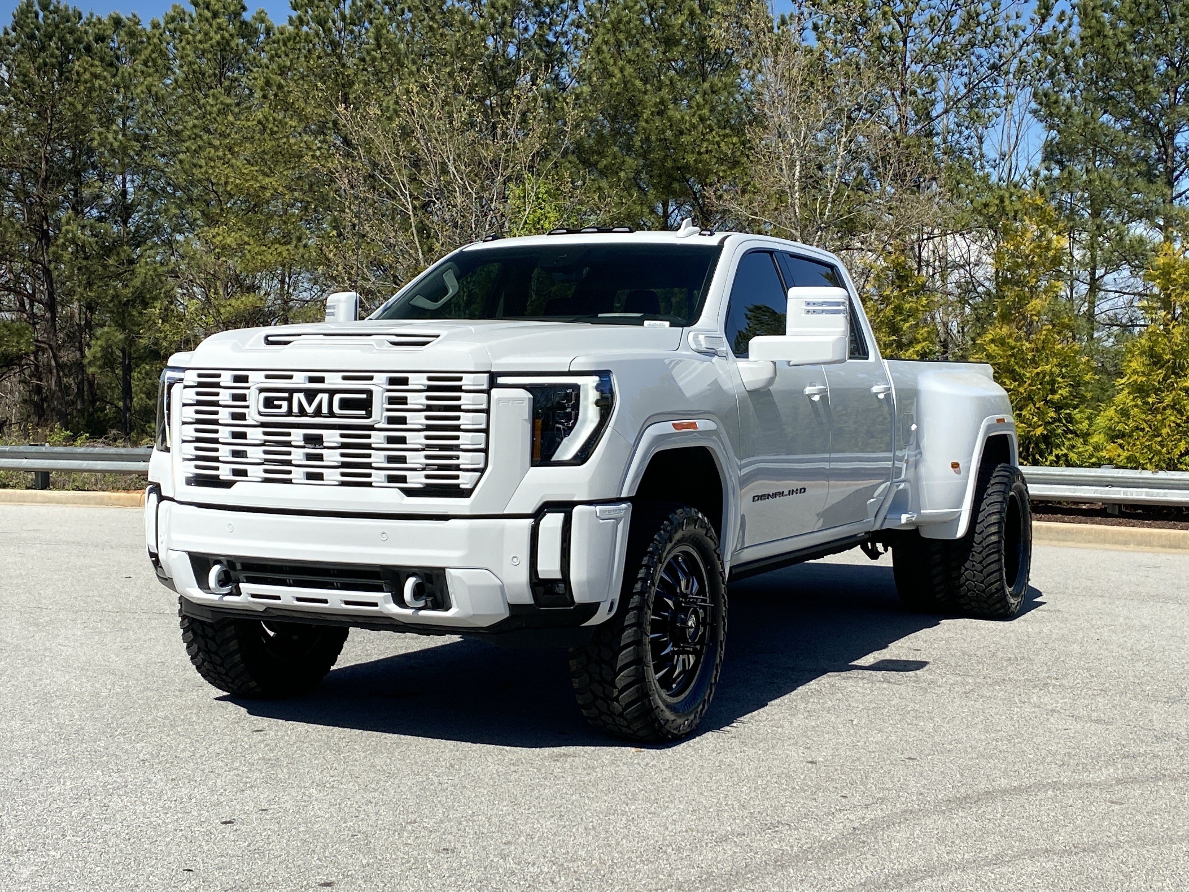 Used 2026 GMC Sierra 3500 Denali w/ Denali Reserve Package AWD/4WD image 13
