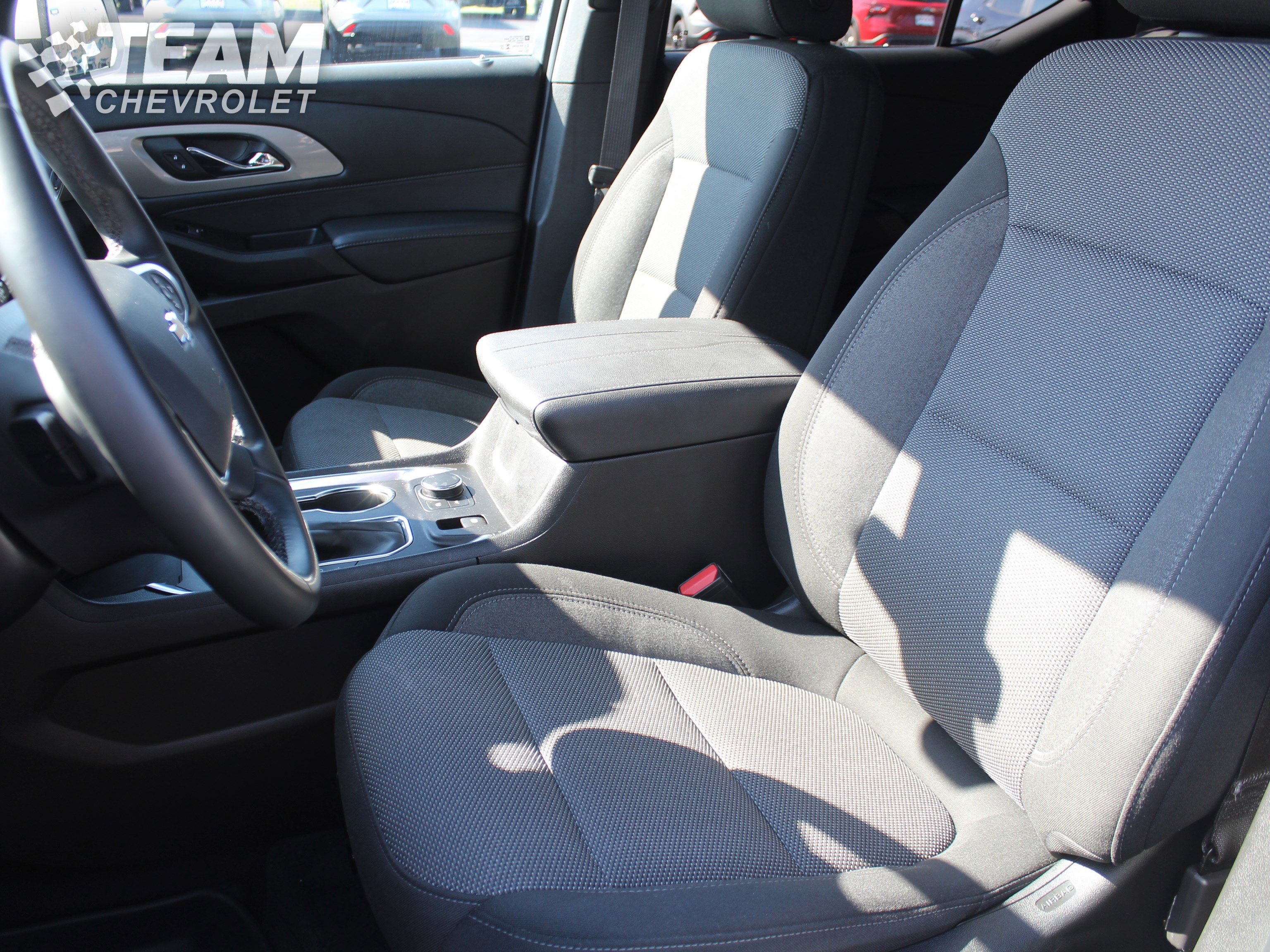 Used 2023 Chevrolet Traverse LT image 11