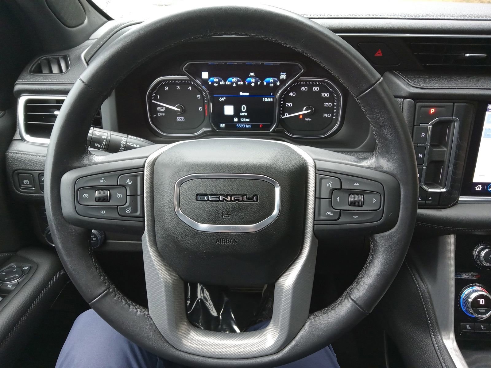 Used 2021 GMC Yukon Denali w/ LPO, Illumination Package image 14