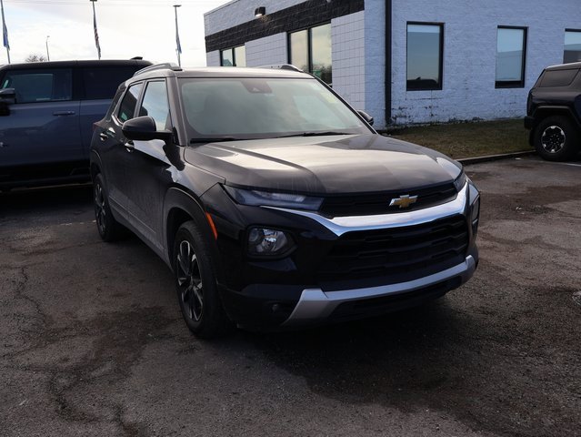 Used 2023 Chevrolet TrailBlazer LT image 2