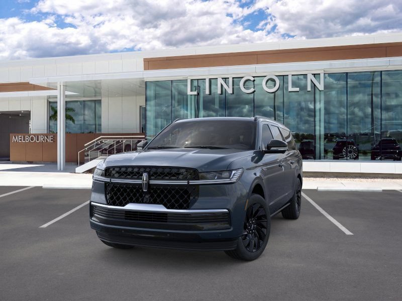 New 2026 Lincoln Navigator L Reserve w/ Jet Appearance Package AWD/4WD image 2