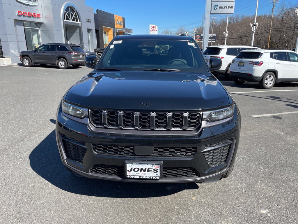 New 2026 Jeep Grand Cherokee Altitude AWD/4WD image 3